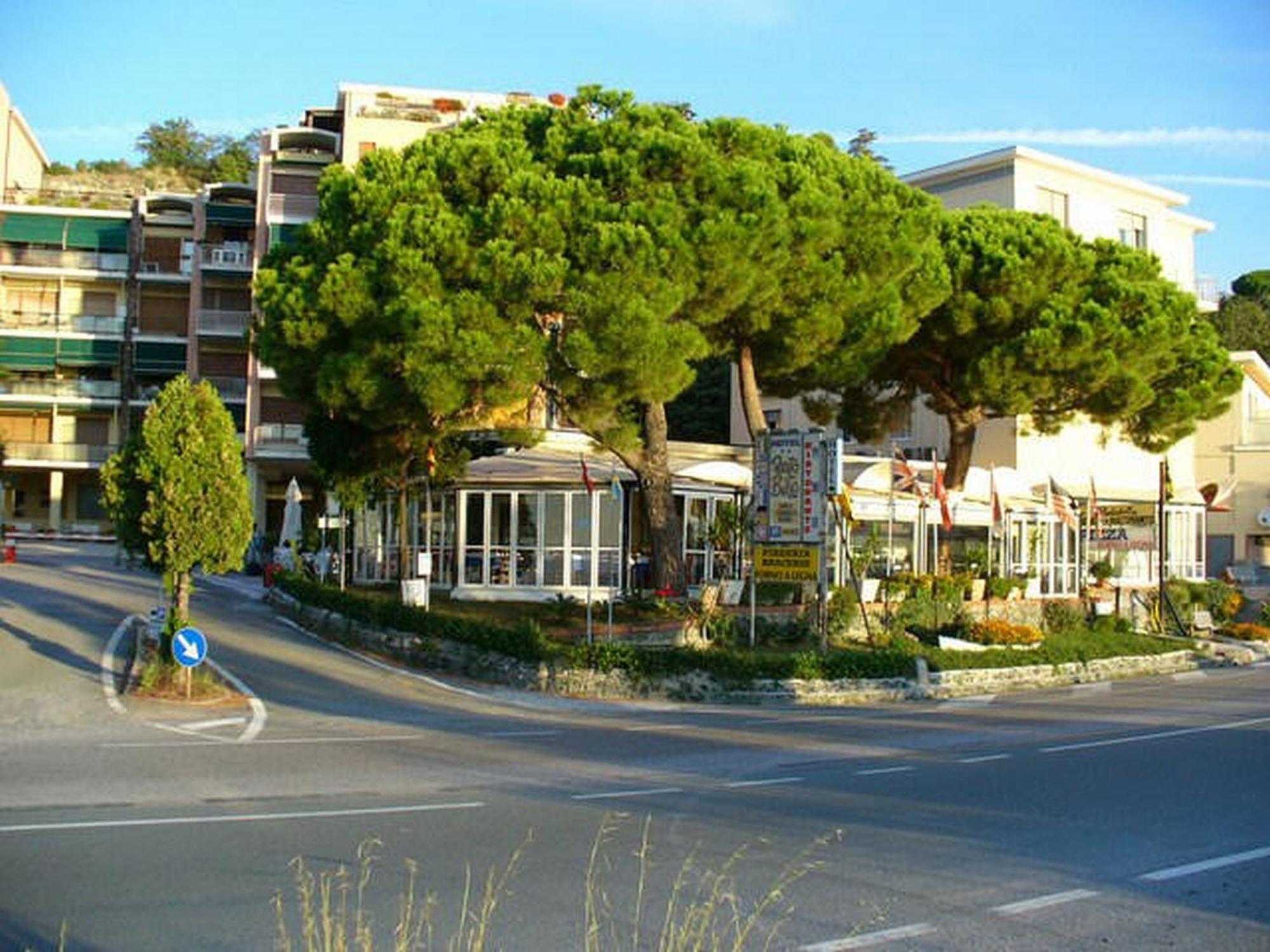 Hotel Puntabella Varazze Dış mekan fotoğraf